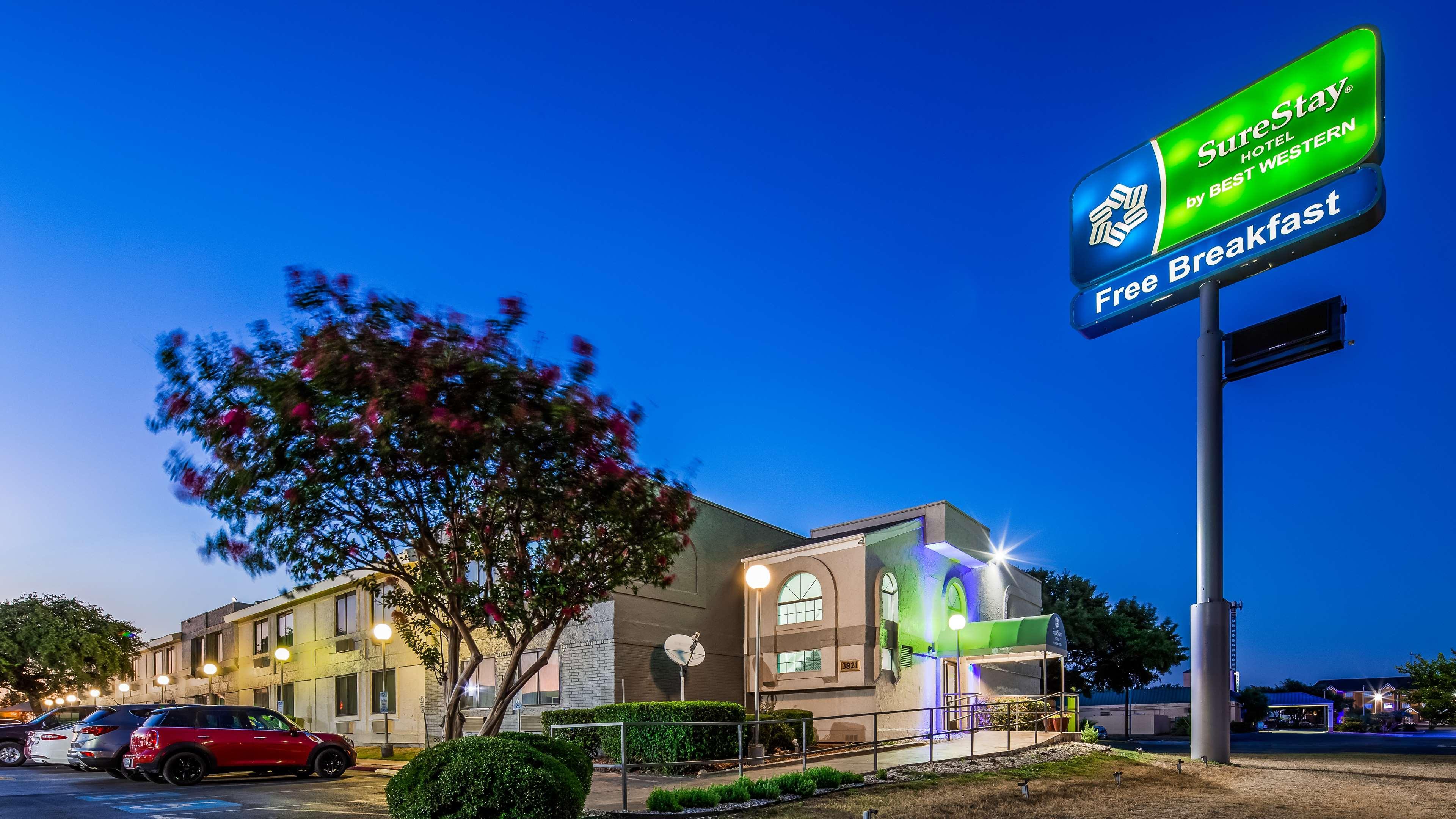 Travelodge By Wyndham San Antonio Downtown Northeast Экстерьер фото